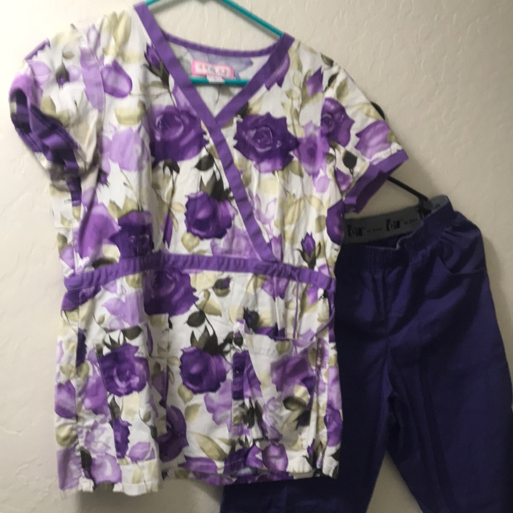 Top and bottom scrubs